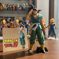 Figura Goku Traje Verde y Báculo Rojo 36 CM