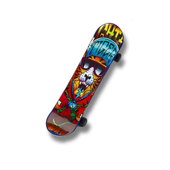 Mini patineta con diseño de tigre con gafas y fondo multicolor