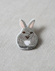 Parche Camiseta Conejo Gris Tierno