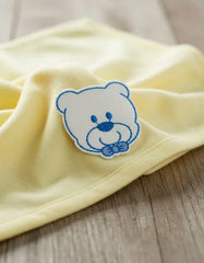 Parche Camiseta Osito Blanco con Moño Azul