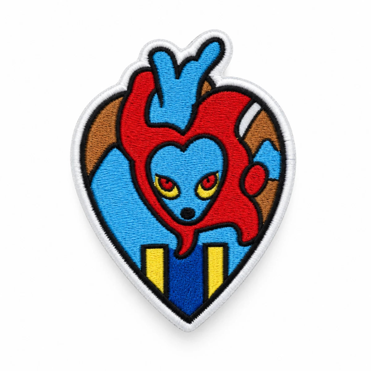 Parche Mediano Camiseta Corazón Llamas