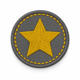 Parche Mediano Camiseta Estrella Mostaza Fondo Gris