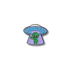 Pin Metálico Alienígena Nave Clásica