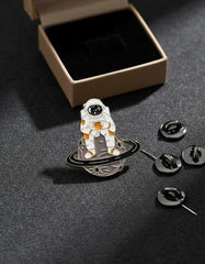 Pin Metálico Astronauta Tomando Café