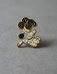 Pin Metálico Astronauta Vuelo Planetario
