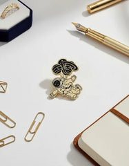 Pin Metálico Astronauta Vuelo Planetario