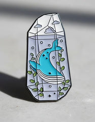 Pin Metálico Ballena en Botella