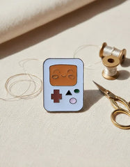 Pin Metálico Consola Retro Carita Feliz