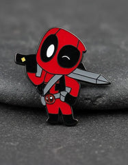 Pin Metálico Deadpool Espada