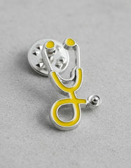 Pin Metálico Estetoscopio Amarillo Plateado