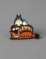 Pin Metálico Gatobús con Totoros