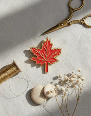 Pin Metálico Hoja de Arce