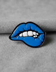 Pin Metálico Labios Retro Azules