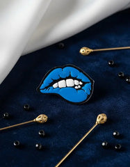 Pin Metálico Labios Retro Azules