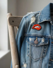 Pin Metálico Labios Retro Naranja