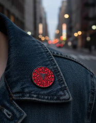 Pin Metálico Logo Spider Man Tobey