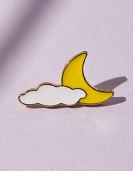 Pin Metálico Luna Menguante con Nube