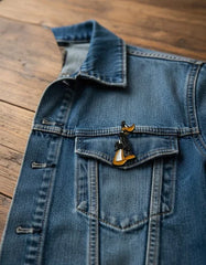 Pin Metálico Pato Lucas