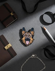 Pin Metálico Perrito Pastor Alemán Feliz