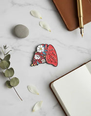 Pin Metálico Pulmón Just Breathe con Flores