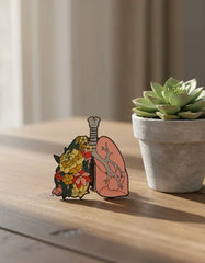 Pin Metálico Pulmones con Flores