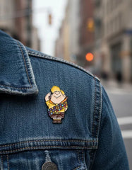 Pin Metálico Russell Scout