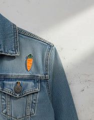 Pin Metálico Zanahoria