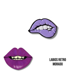 Pin Metálico Labios Retro Morados
