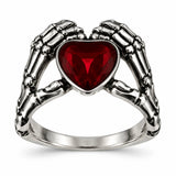 Anillo Manos Esqueléticas con Corazón Rojo