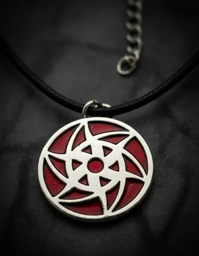 Collar Mangekyo Sharingan de Sasuke Uchiha