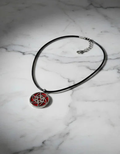 Collar Mangekyo Sharingan de Sasuke Uchiha