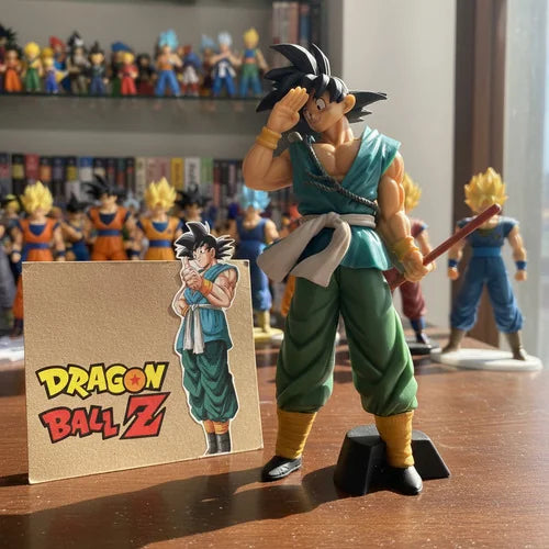 Figura Goku Traje Verde y Báculo Rojo 36 CM
