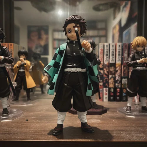 Figura Tanjiro Kamado 25 CM
