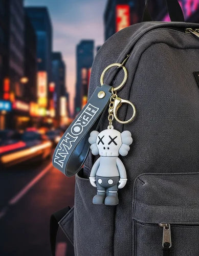 Llavero o Colgante Mochila Cute KAWS Gris