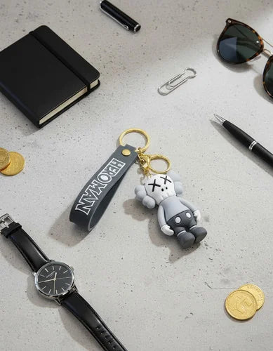 Llavero o Colgante Mochila Cute KAWS Gris