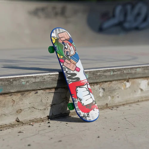 Mini Patineta Puño Rebelde