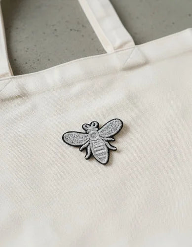Parche Camiseta Abeja Gris