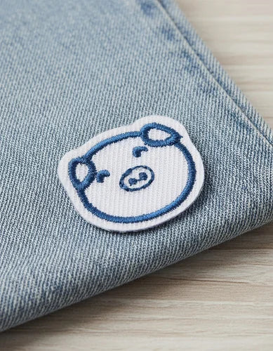 Parche Camiseta Cerdito Azul Feliz
