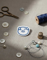 Parche Camiseta Cerdito Azul Feliz