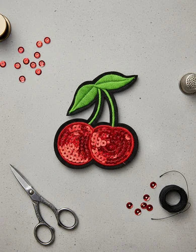 Parche Camiseta Cerezas con Lentejuelas