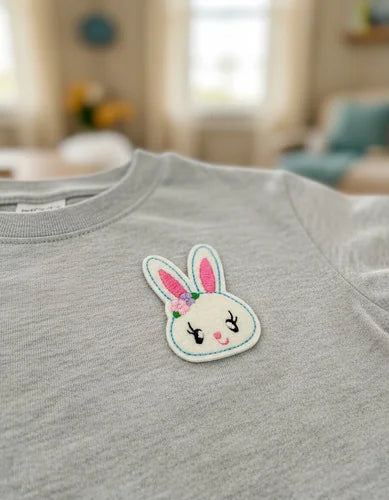 Parche Camiseta Conejita Floral Kawaii