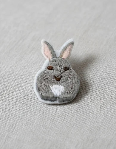 Parche Camiseta Conejo Gris Tierno