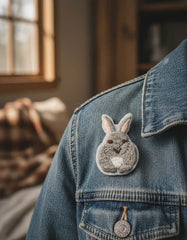 Parche Camiseta Conejo Gris Tierno