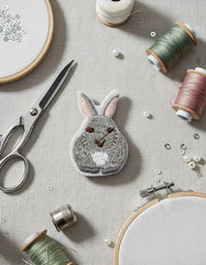 Parche Camiseta Conejo Gris Tierno