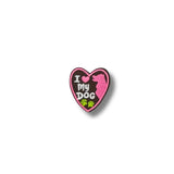 Parche bordado en forma de corazón con la frase "I love my dog" y silueta rosa de perro.