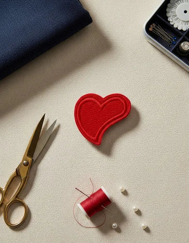 Parche Camiseta Corazón Rojo Clásico