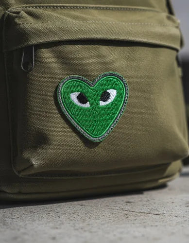 Parche Camiseta Corazón Verde con Ojos