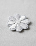 Parche Camiseta Flor Blanca Neutra