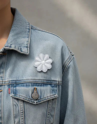 Parche Camiseta Flor Blanca Neutra