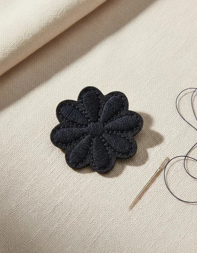 Parche Camiseta Flor Negra